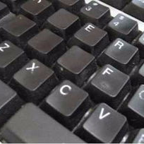 泛亚电竞官网app介绍,职业选手晒自己旧键盘 磨损严重引粉丝心疼